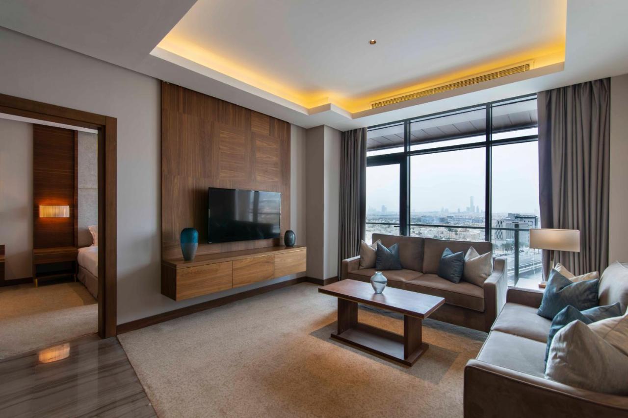 Waw Hotel Suites King Abdullah Road Riaad Buitenkant foto