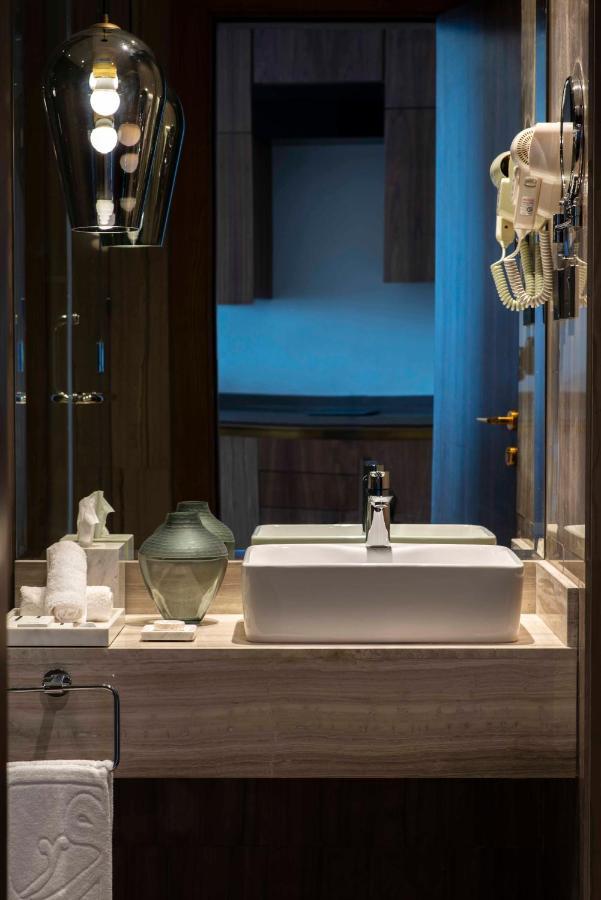 Waw Hotel Suites King Abdullah Road Riaad Buitenkant foto
